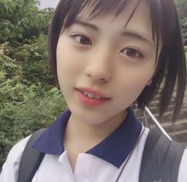 16岁学生“男扮女装”走红,因长相太甜美,后来怎样了?