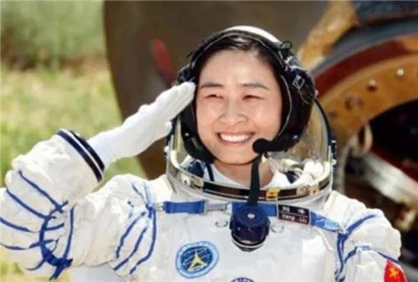 女航天员刘洋返回地球后,网传死亡是真是假?为何音讯全无?