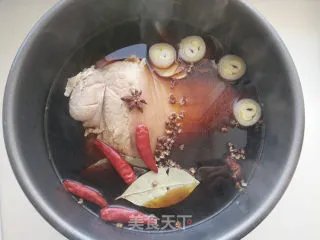 酱肘子