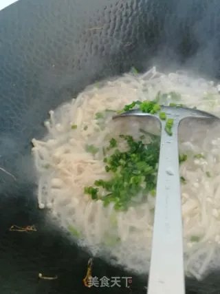 炒金针菇