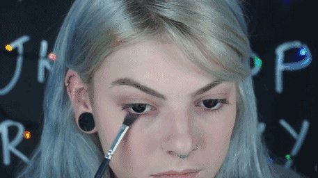 如何打造一个惊艳的万圣节妆容?