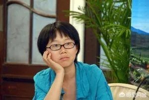 李娟的散文特别好,谁能说说她散文的特点是怎样的?
