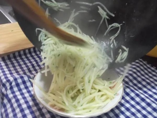 做法，酸溜土豆丝怎么做好吃，酸溜土豆丝的家常做法