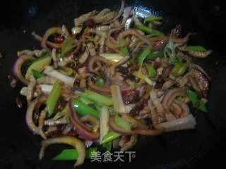 蒜苗炒肉丝