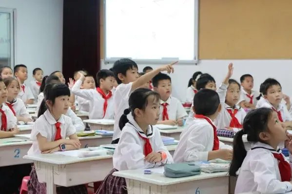 彭字组词