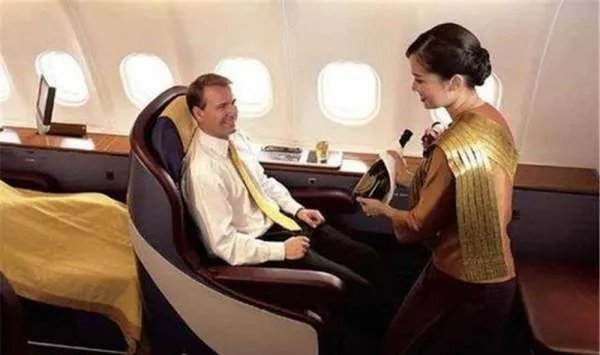 头等舱的价格比经济舱贵那么多，为什么还有很多人喜欢坐？