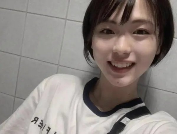 16岁学生“男扮女装”走红,因长相太甜美,后来怎样了?