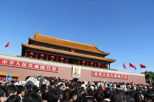国庆节假期国内出游4.22亿人次,哪些城市旅游的人数量多?