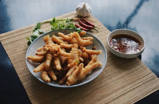 酸辣鸡爪怎么做好吃 酸辣鸡爪的做法