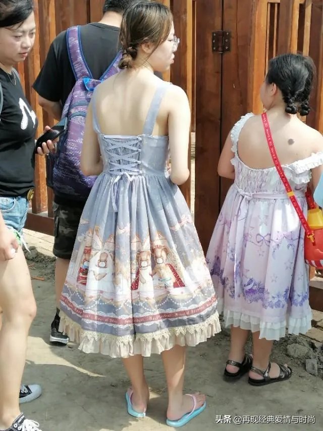 朋友瞒着我叫我女朋友出去KTV玩是什么意思?