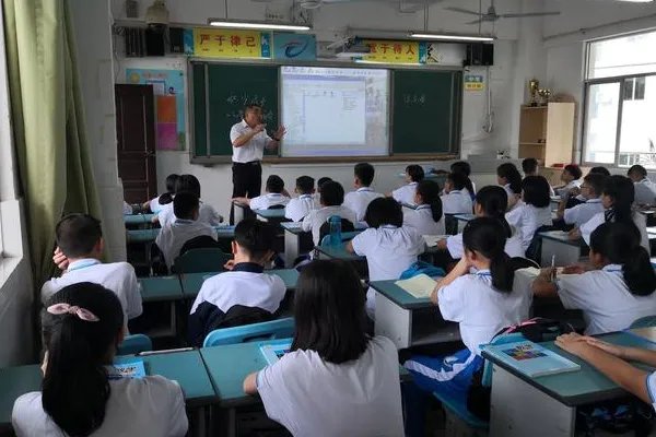 春江潮水连海平的全诗及意思