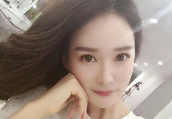 杨幂和卓亨瑜谁长得比较好看？
