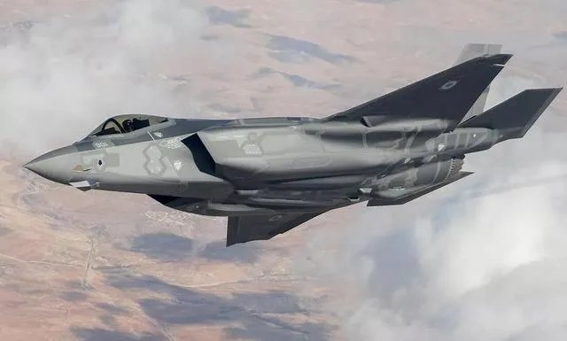 F-22猛禽战斗机到底有多贵,贵到美军只能忍痛停产吗?