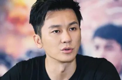 被法院盖章渣男的李晨,范冰冰父亲和张译揭开他的遮羞布,到底怎么样呢
