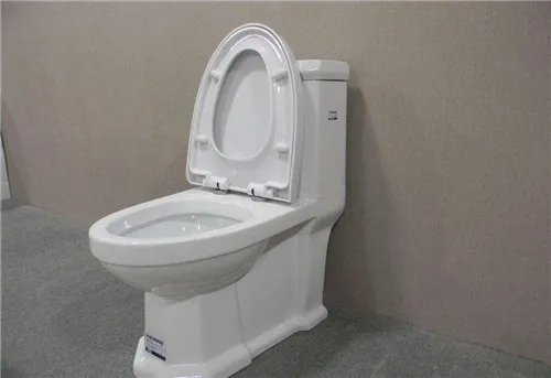 马桶进水管漏水怎么修