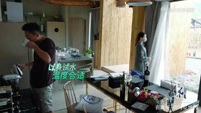 大S在飞机上不顾形象发脾气,汪小菲吓得拿掉耳机听训,他为什么怕老婆?