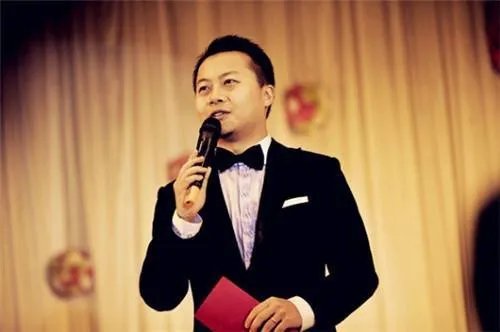 主持人婚庆台词大全 简单大方的主持台词