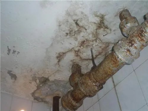 铸铁管漏水怎么办 彻底解决铸铁管渗漏的方法
