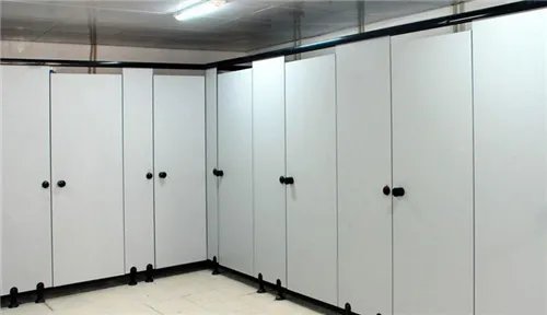 卫生间隔断材料用什么好   常用的卫生间隔断材料有哪些