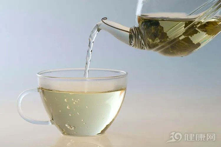 喝荷叶茶减肥,每天喝多少好?减肥达人来教你