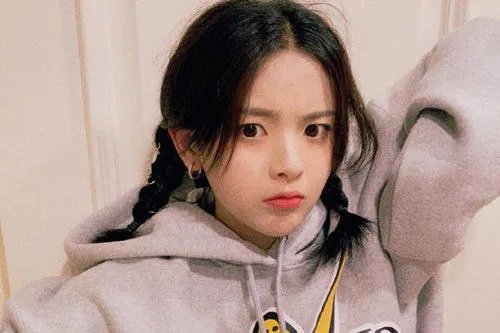 杨超越落户上海引发热议,为何网友这么不满?