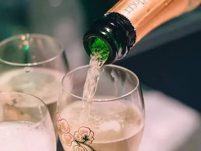 气泡酒怎么开