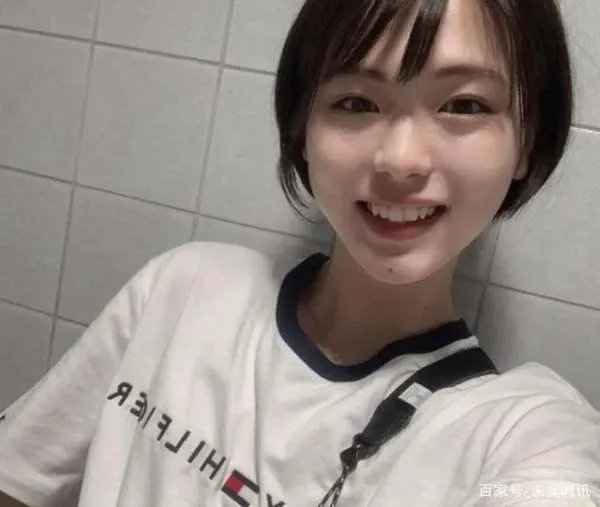 16岁学生“男扮女装”走红,因长相太甜美,后来怎样了?