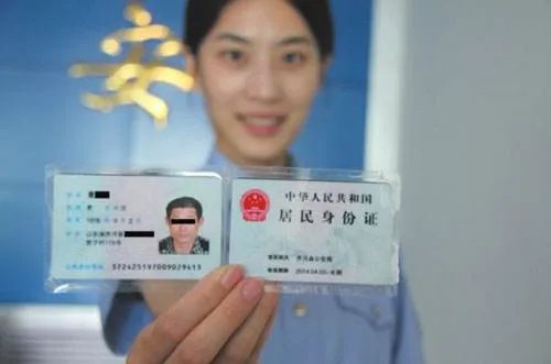 领结婚证要带什么东西 去领结婚证要带喜糖吗