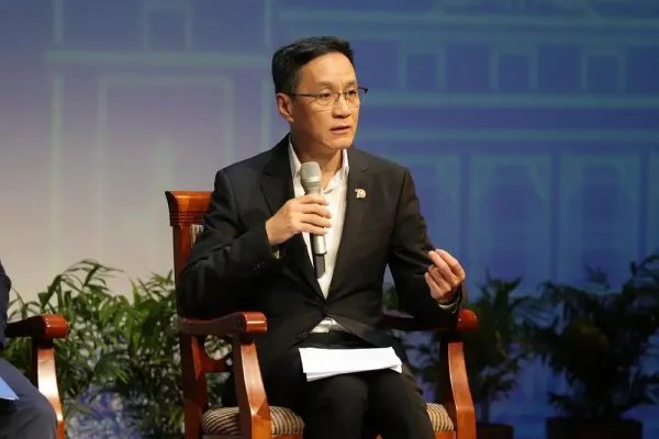 冯远征就任北京人艺第五任院长，对人艺未来发展将带来哪些影响？