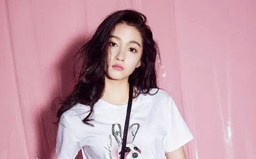 关晓彤生日被父亲忠告不要听甜言蜜语和奉承,是说给粉丝的?