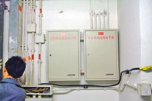 住强电井旁有危险吗