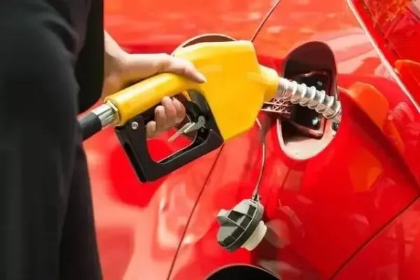 10元油价时代已开启,中国的油价算贵吗?