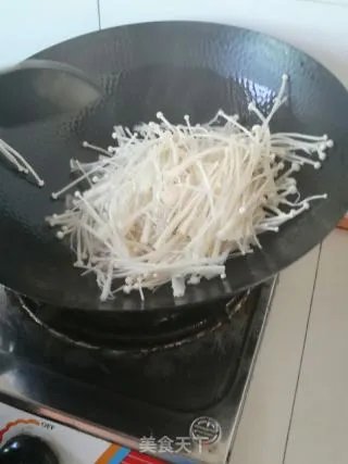 炒金针菇