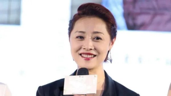 62岁著名导演张黎,为什么至今还是单身一人?