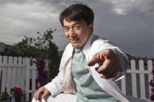 国庆大片那么多,为什么你一定要去影院看《急先锋》?