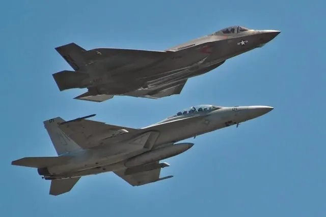 F-22猛禽战斗机到底有多贵,贵到美军只能忍痛停产吗?