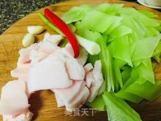 炒莴笋片