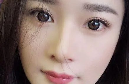杨幂和卓亨瑜谁长得比较好看？