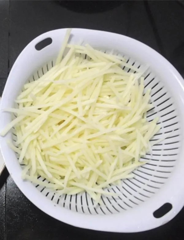 做法，酸溜土豆丝怎么做好吃，酸溜土豆丝的家常做法