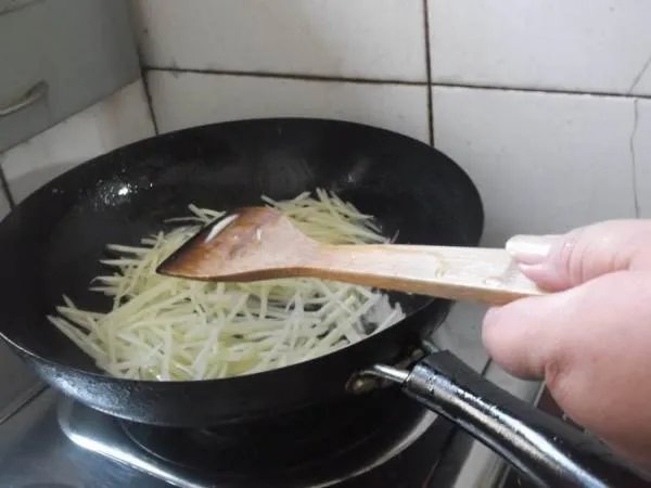 做法，酸溜土豆丝怎么做好吃，酸溜土豆丝的家常做法