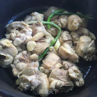 小香菇炖鸡汤