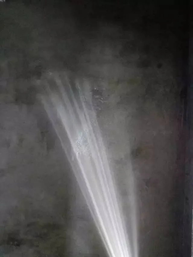 装修砌好墙后一定要浇水养护,不然小心墙体不稳!
